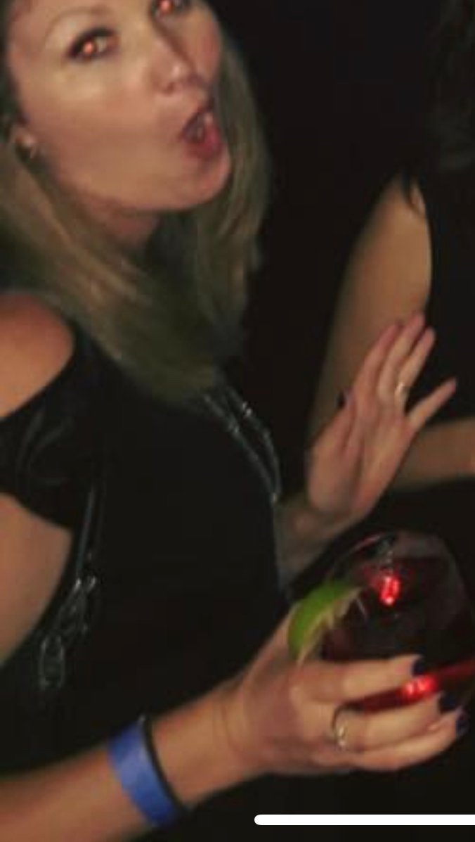 Slut Mom Ellen To Fully Expose On Web