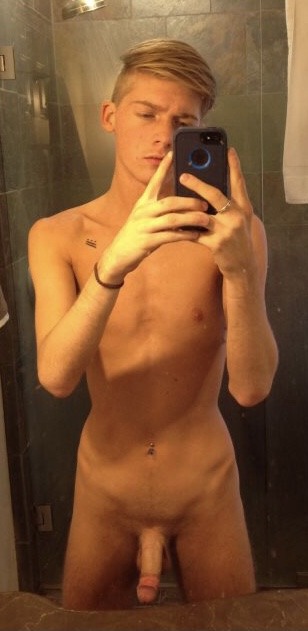 Nude Faggot