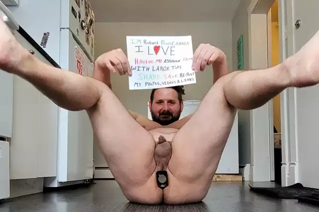Robert exposed buttplug sign porn