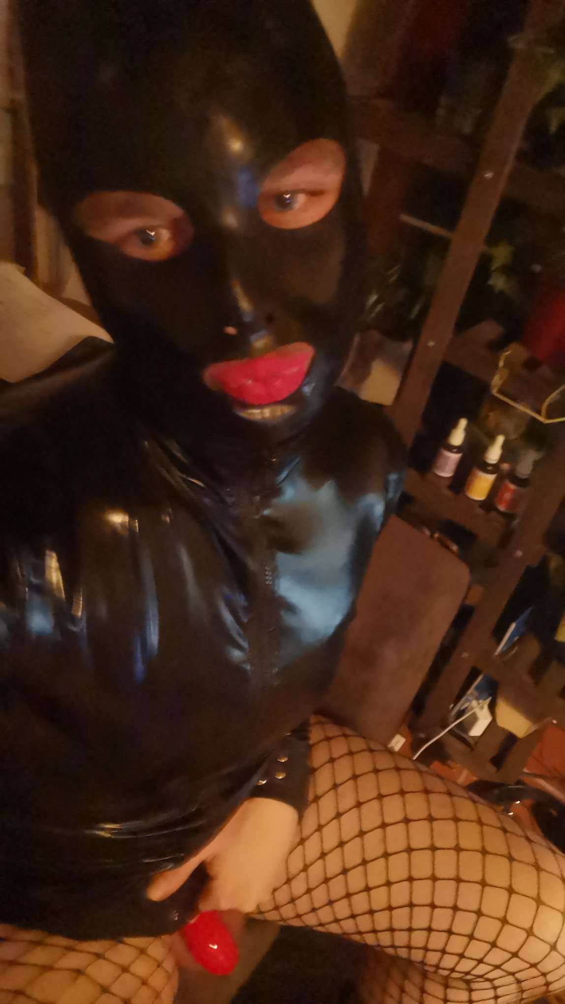Please blackmail and control me / Skype: tvfotzehannah