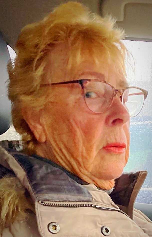 Cathy Cock Sucking Blowjob Slut Granny Sucking off a Big Cock