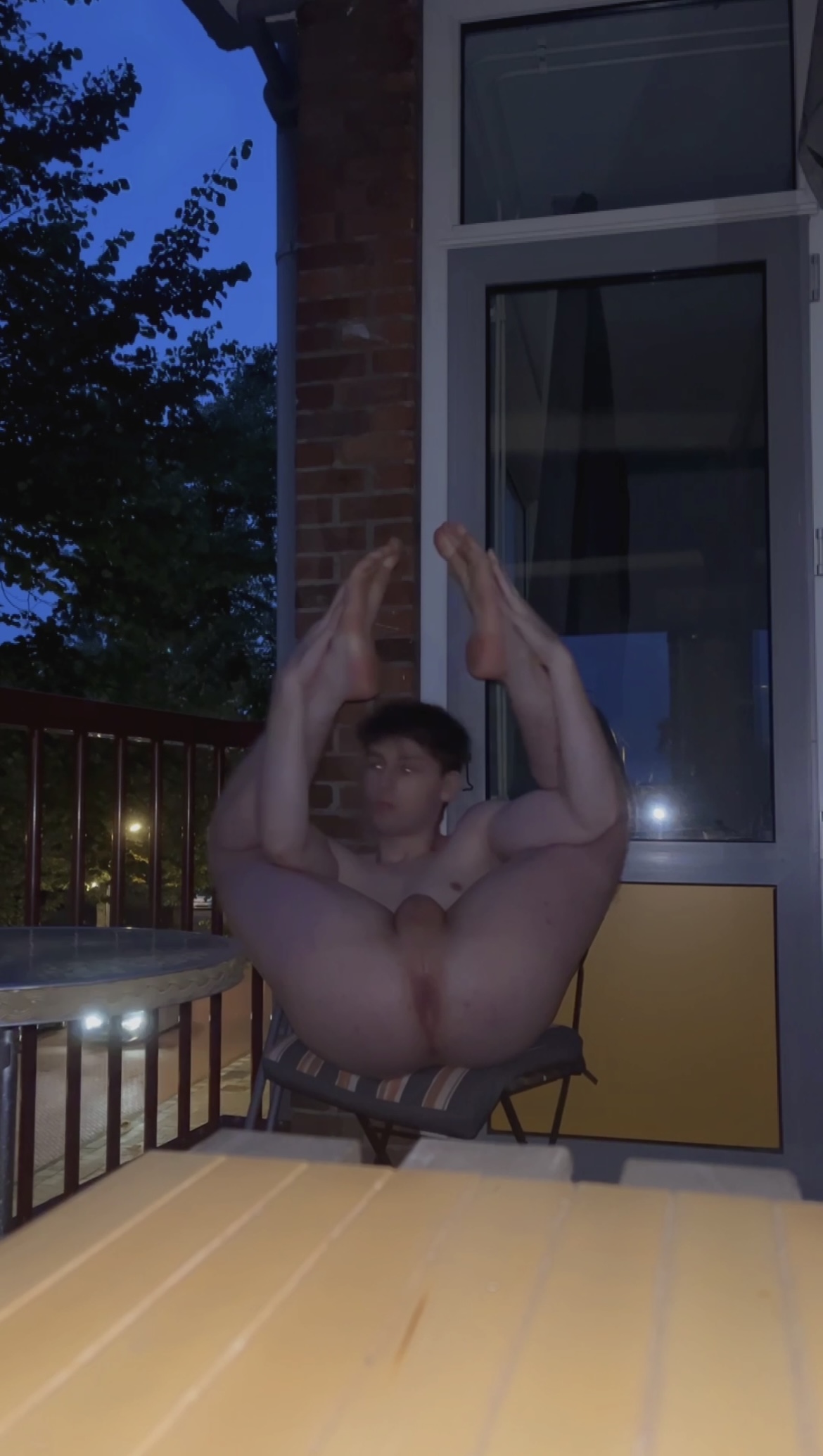 Sam, 19, Amsterdam, Netherlands, Telegram: lil_hoo Kik: tight_sam Snap: tight_sam