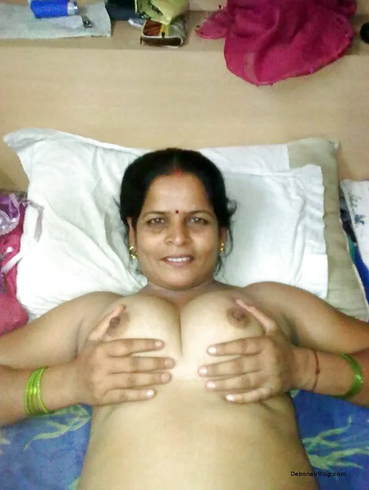 Indian woman big size boob cute nipple