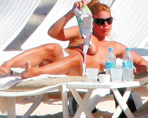 Billie Piper, "Diary Of A Call Girl" Goes Topless