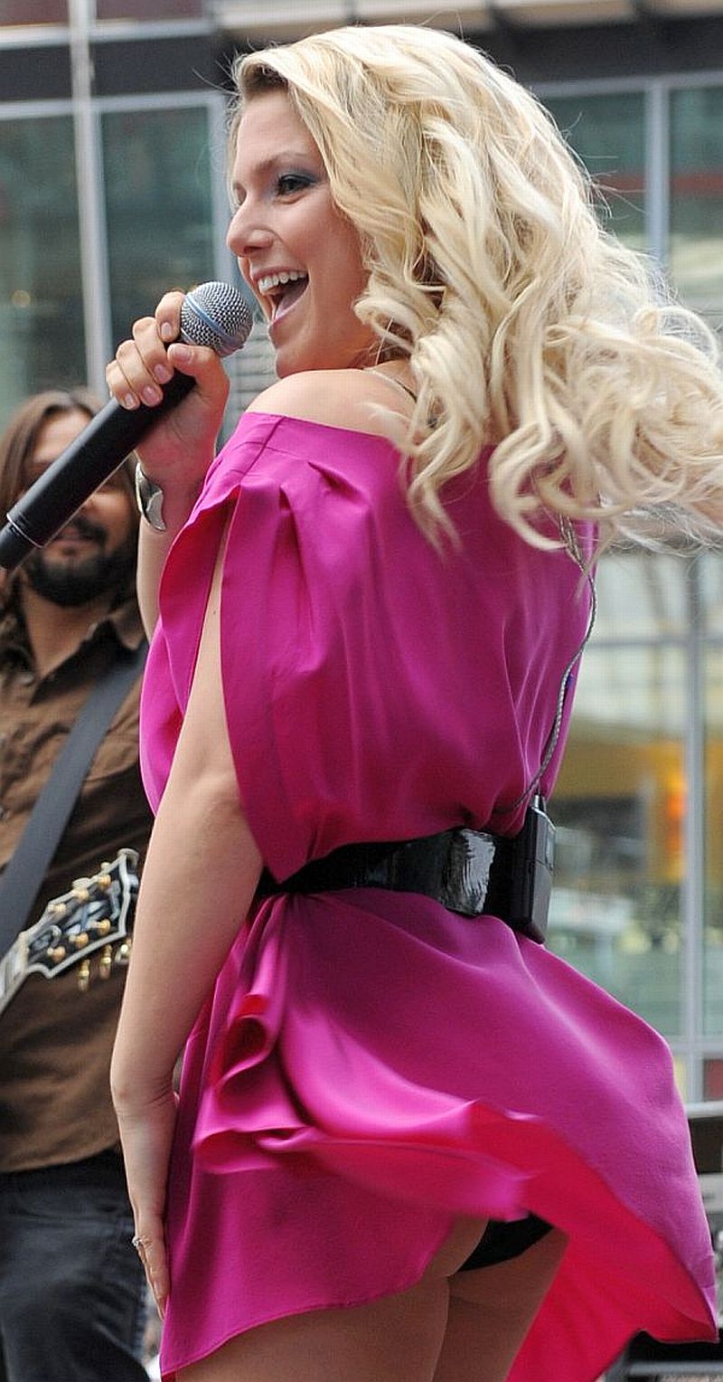 Jeanette Biedermann Ass Peek