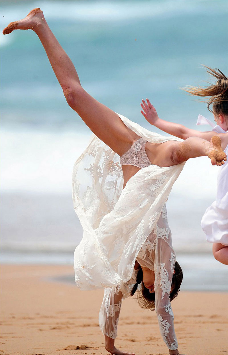Miranda Kerr FLIPS Over her White Lacey Panites