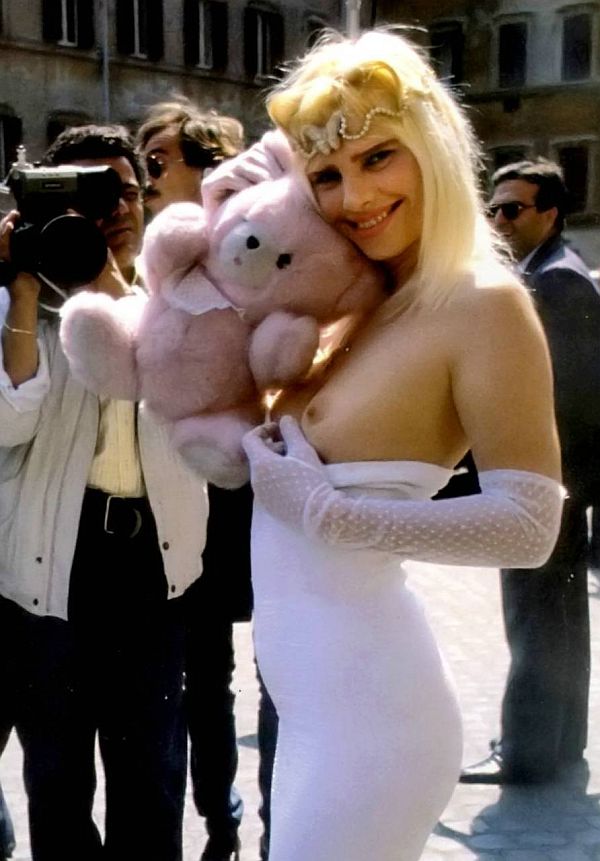 Llona Staller Tit Flashes For The Cameras