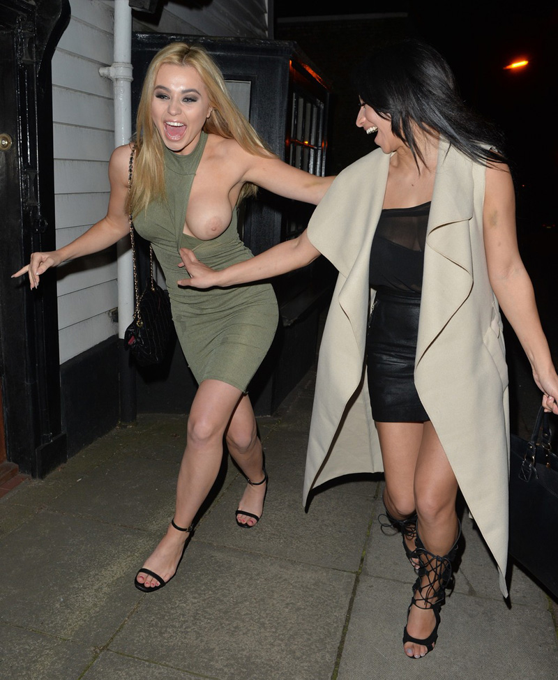 Melissa Reeves Friend Exposes Her Breast