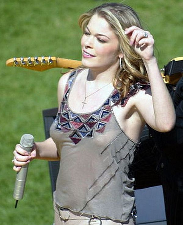 LeAnne Rimes Puffies. Thanks To Master Jigz!!