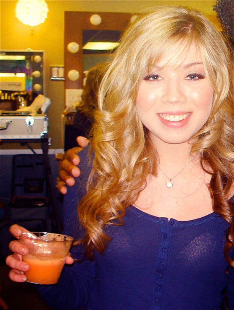 Jennette McCurdy See Thru to her Bra