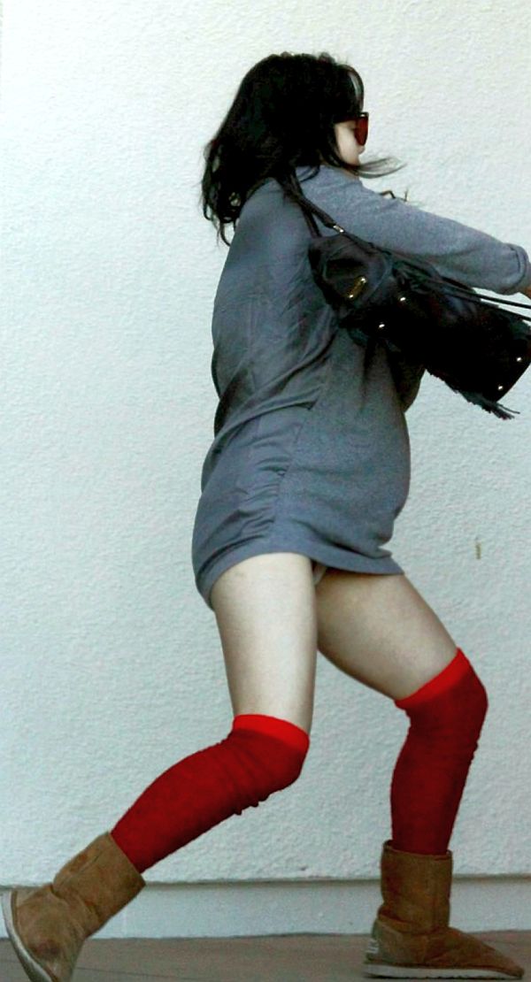 Vanessa Hudgens Panty Upskirt