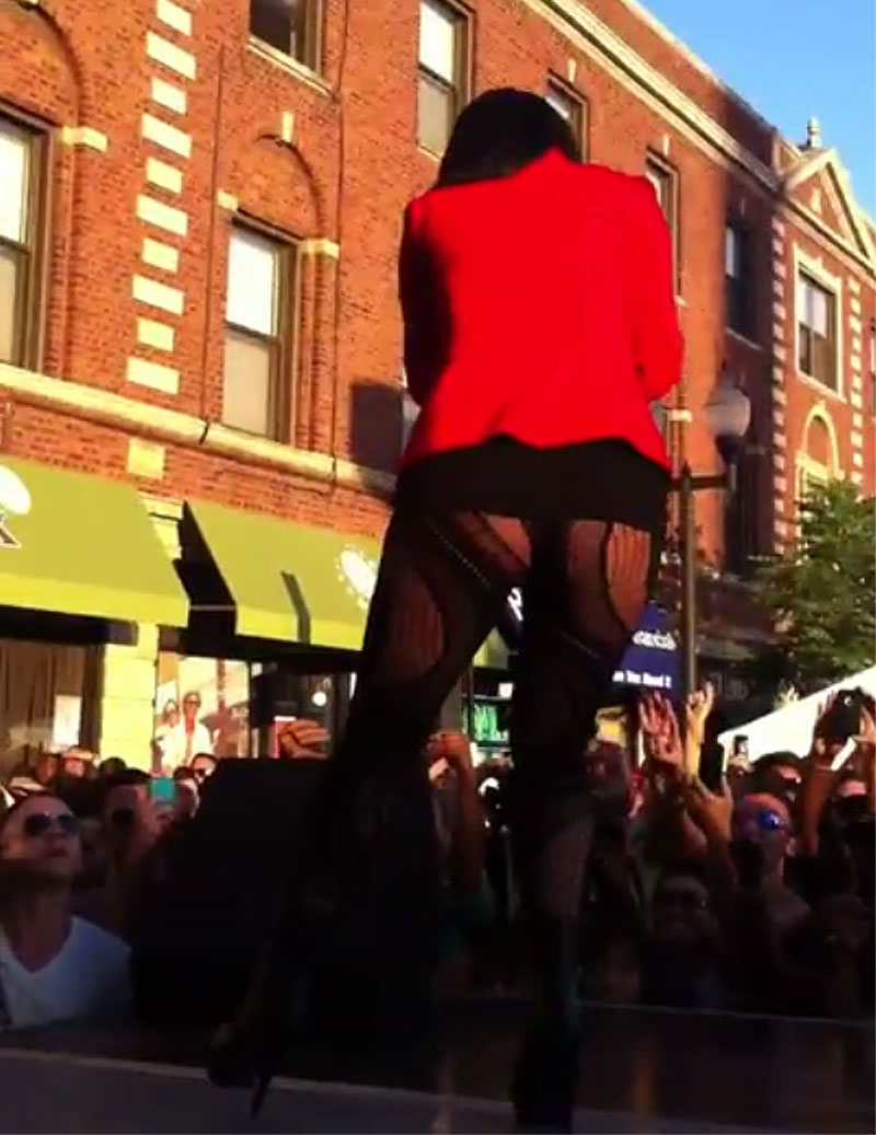 JoJo Ass Show in See-Thru Stockings on Stage