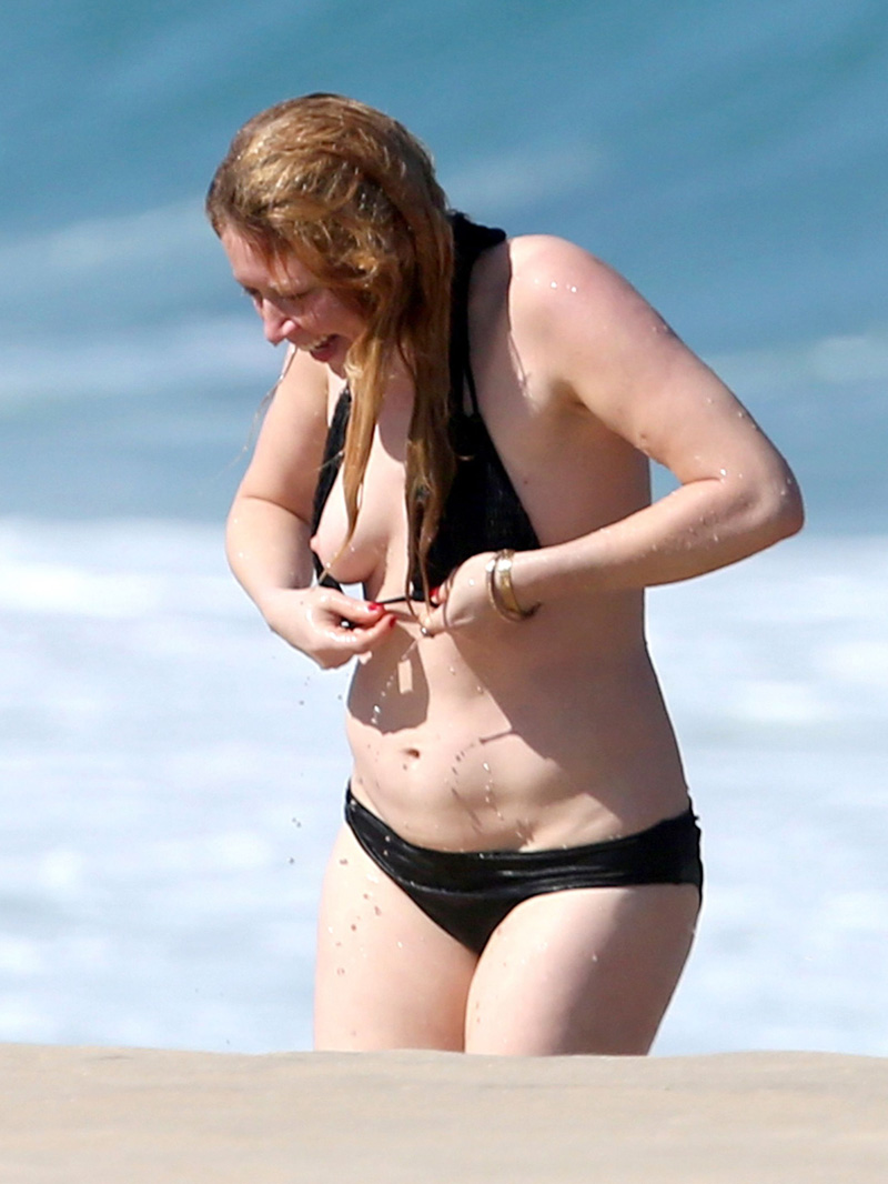 OITNB Star Natasha Lyonne Loses Her Bikini Top