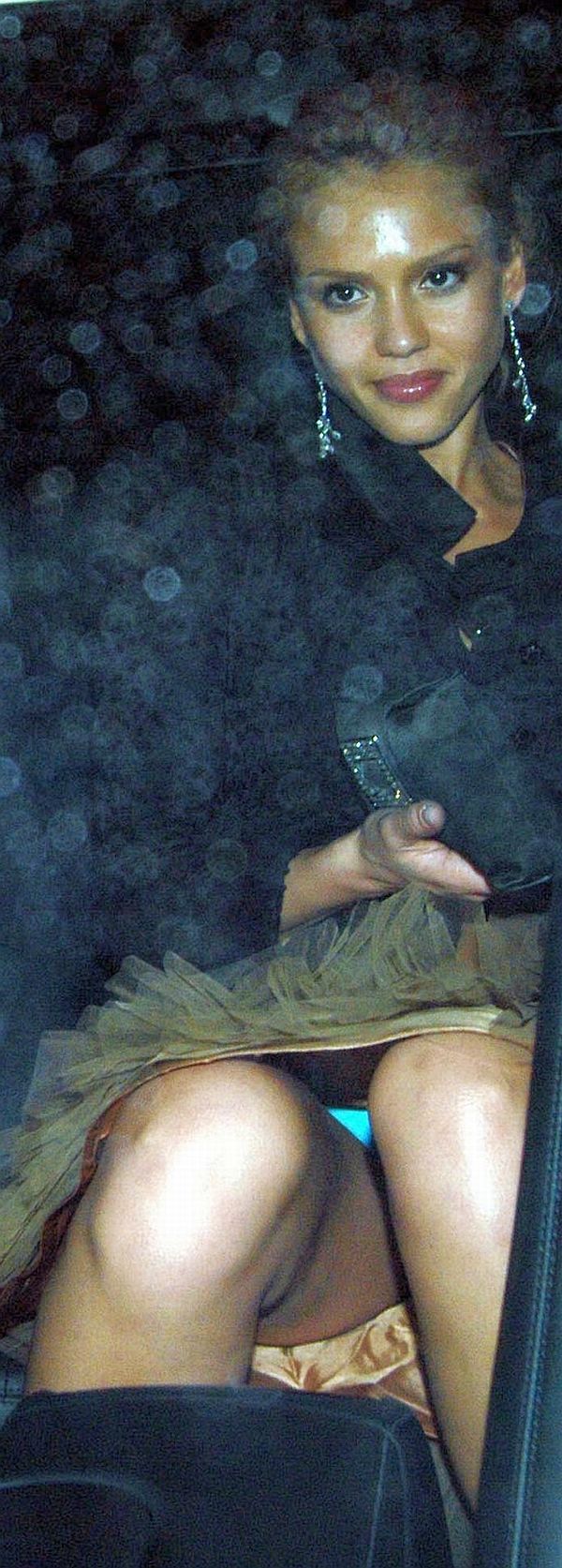 Jessica Alba Panty Upskirt