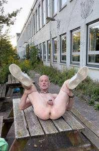 Faggot Dirk Groten exposed naked