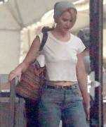 Jennifer Lawrence Pokies at the Airport (Grainy)